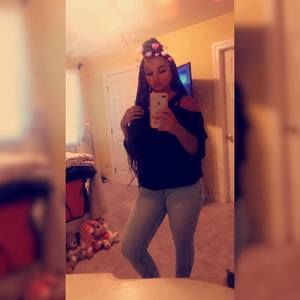 Meet your Posher, Destinee